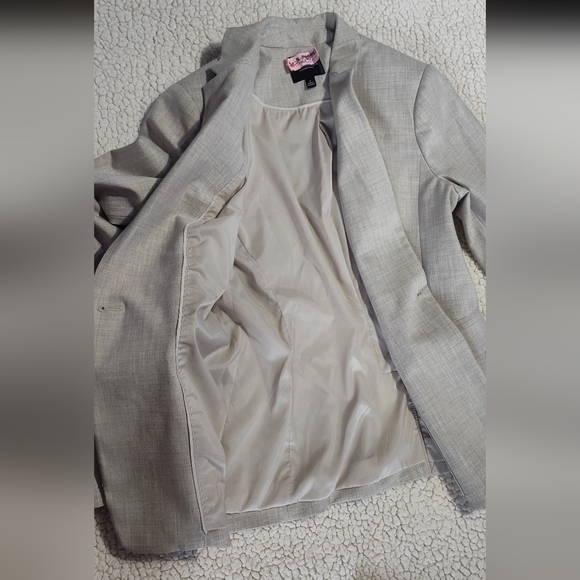 The limited Collection Women's 2 - Picture 8 of 9